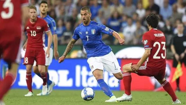 并且他对莫 并且他对莫